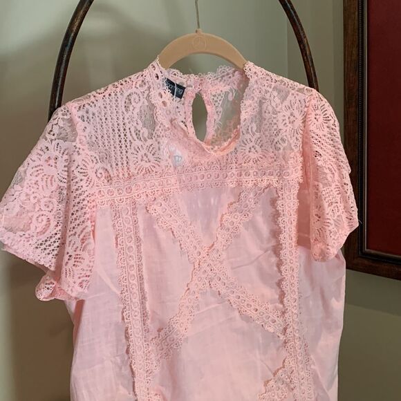 NWT Pink Lacy Top Size L - Picture 2 of 11